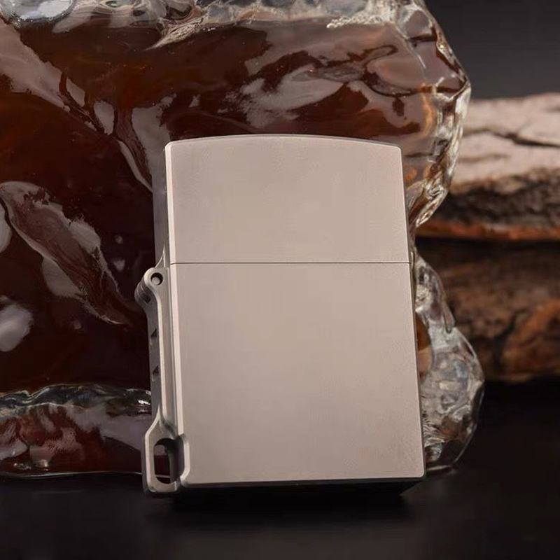 Accendino a Olio in Titanio TC - Fire Starting Kit recensione e prezzo